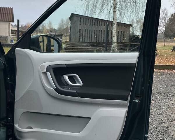 Зеленый Шкода Фабия, объемом двигателя 1.39 л и пробегом 225 тыс. км за 5200 $, фото 33 на Automoto.ua