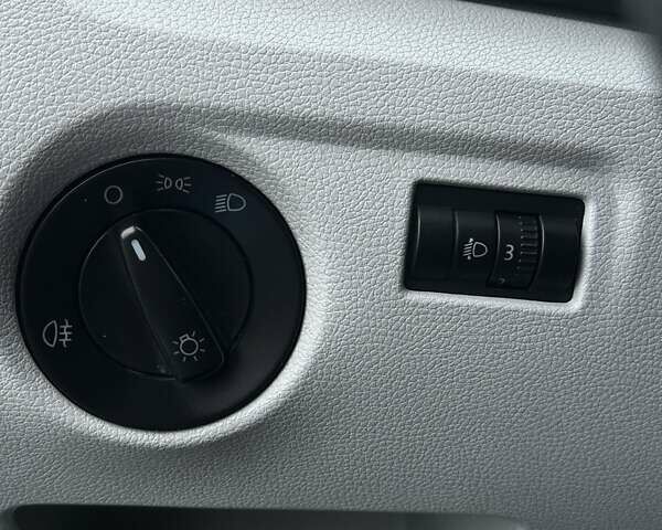 Зеленый Шкода Фабия, объемом двигателя 1.39 л и пробегом 225 тыс. км за 5200 $, фото 30 на Automoto.ua