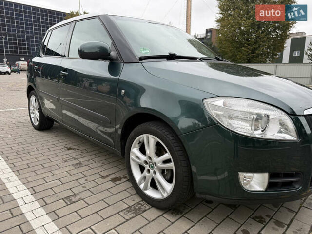 Зеленый Шкода Фабия, объемом двигателя 1.6 л и пробегом 226 тыс. км за 6300 $, фото 9 на Automoto.ua