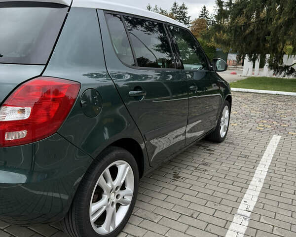 Зеленый Шкода Фабия, объемом двигателя 1.6 л и пробегом 226 тыс. км за 6300 $, фото 7 на Automoto.ua