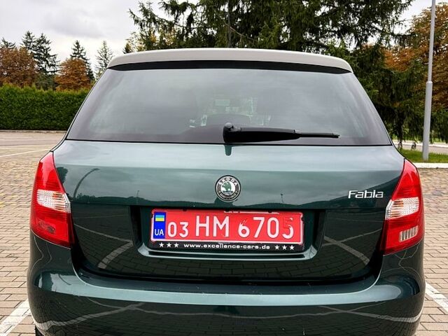 Зеленый Шкода Фабия, объемом двигателя 1.6 л и пробегом 226 тыс. км за 5850 $, фото 5 на Automoto.ua