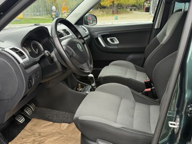 Зелений Шкода Фабія, об'ємом двигуна 1.6 л та пробігом 226 тис. км за 6300 $, фото 6 на Automoto.ua