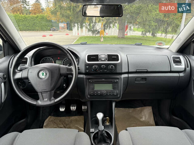 Зеленый Шкода Фабия, объемом двигателя 1.6 л и пробегом 226 тыс. км за 6300 $, фото 15 на Automoto.ua