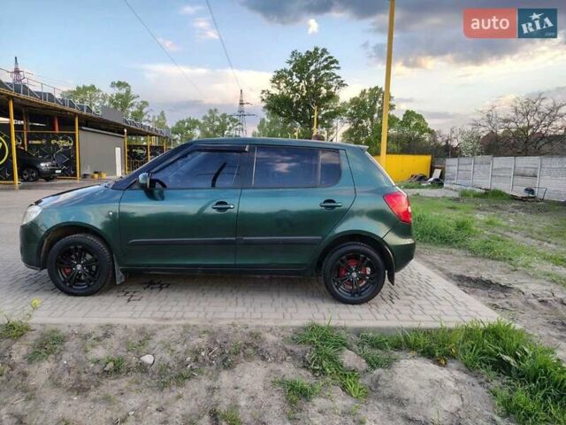Зеленый Шкода Фабия, объемом двигателя 1.4 л и пробегом 173 тыс. км за 4800 $, фото 6 на Automoto.ua
