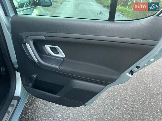 Шкода Фабія 2010 у Ахтырке на Automoto.ua Зелений Шкода Фабія, об'ємом двигуна 1.6 л та пробігом 205 тис. км за 6450 $, фото 43 на Automoto.ua