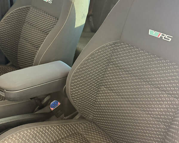 Зеленый Шкода Фабия, объемом двигателя 1.4 л и пробегом 157 тыс. км за 9500 $, фото 10 на Automoto.ua