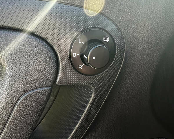 Зеленый Шкода Фабия, объемом двигателя 1.39 л и пробегом 229 тыс. км за 8800 $, фото 16 на Automoto.ua