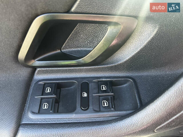 Зеленый Шкода Фабия, объемом двигателя 1.39 л и пробегом 229 тыс. км за 8800 $, фото 18 на Automoto.ua