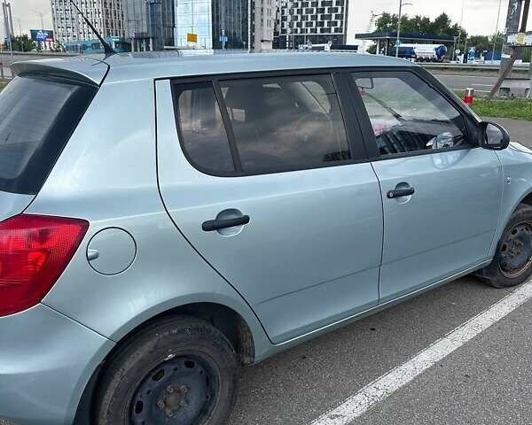 Зеленый Шкода Фабия, объемом двигателя 1.2 л и пробегом 300 тыс. км за 4150 $, фото 5 на Automoto.ua