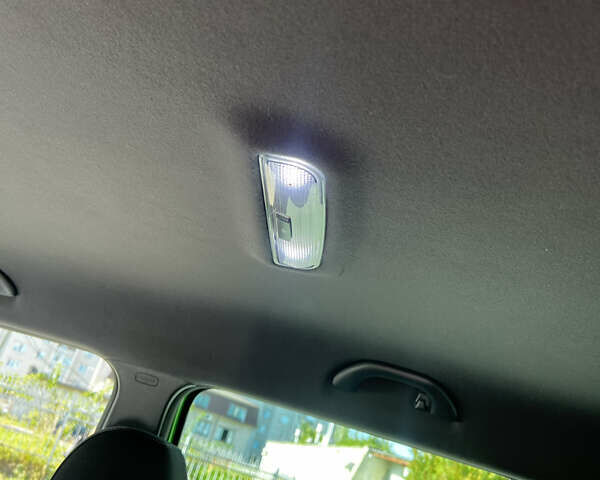 Зеленый Шкода Фабия, объемом двигателя 1.39 л и пробегом 229 тыс. км за 8800 $, фото 27 на Automoto.ua