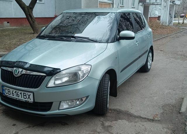 Шкода Фабия 2010 в Чернигове на Automoto.ua Зеленый Шкода Фабия, объемом двигателя 1.4 л и пробегом 275 тыс. км за 4400 $, фото 1 на Automoto.ua