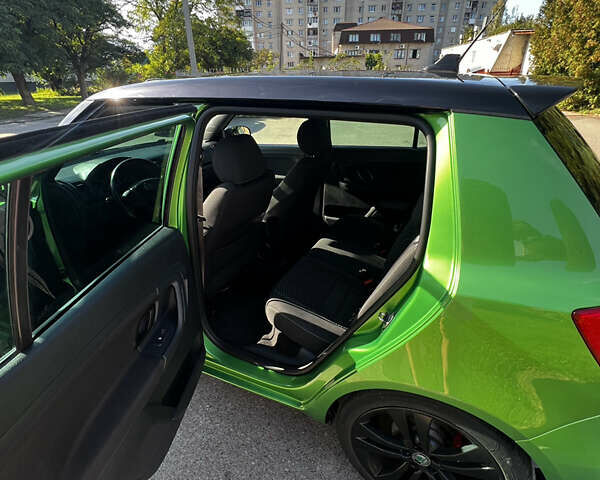 Зеленый Шкода Фабия, объемом двигателя 1.39 л и пробегом 229 тыс. км за 8800 $, фото 20 на Automoto.ua