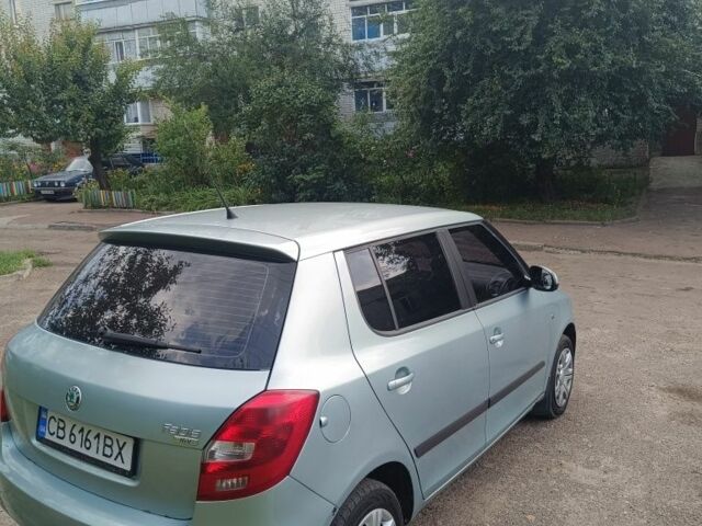 Шкода Фабия 2010 в Чернигове на Automoto.ua Зеленый Шкода Фабия, объемом двигателя 1.4 л и пробегом 275 тыс. км за 4400 $, фото 3 на Automoto.ua