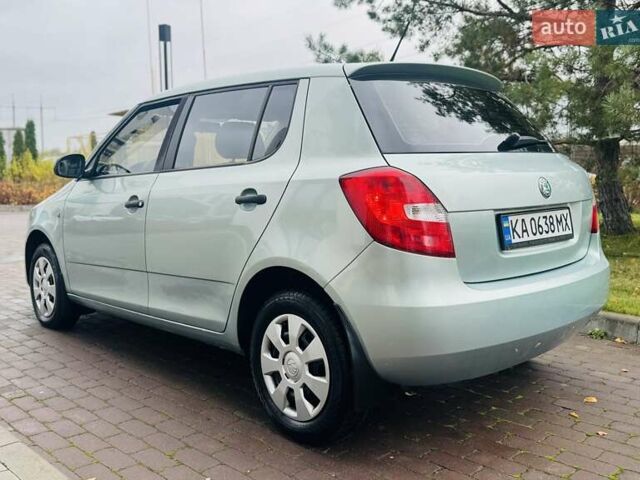 Зеленый Шкода Фабия, объемом двигателя 1.2 л и пробегом 67 тыс. км за 5300 $, фото 3 на Automoto.ua