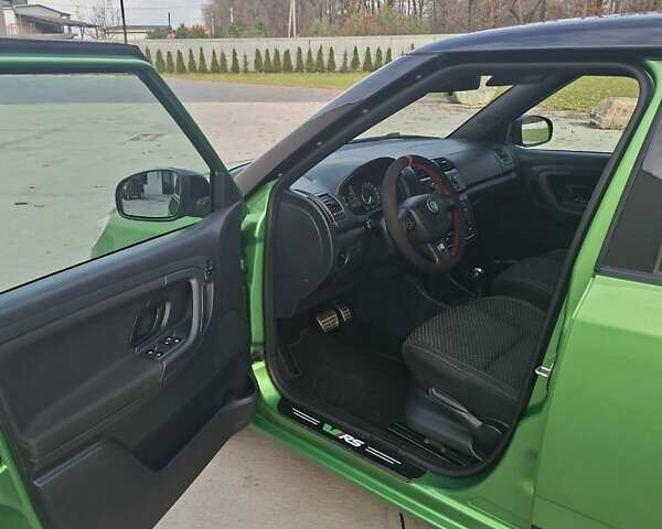 Зеленый Шкода Фабия, объемом двигателя 1.4 л и пробегом 194 тыс. км за 8900 $, фото 13 на Automoto.ua