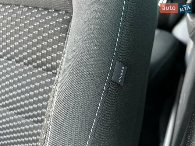 Зелений Шкода Фабія, об'ємом двигуна 1.4 л та пробігом 144 тис. км за 9650 $, фото 62 на Automoto.ua