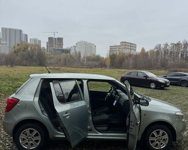 Зелений Шкода Фабія, об'ємом двигуна 1.4 л та пробігом 186 тис. км за 5500 $, фото 20 на Automoto.ua