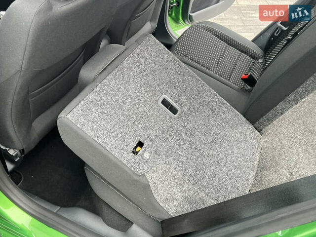 Зеленый Шкода Фабия, объемом двигателя 1.4 л и пробегом 144 тыс. км за 9200 $, фото 61 на Automoto.ua