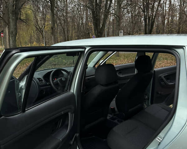 Зелений Шкода Фабія, об'ємом двигуна 1.4 л та пробігом 186 тис. км за 5500 $, фото 16 на Automoto.ua