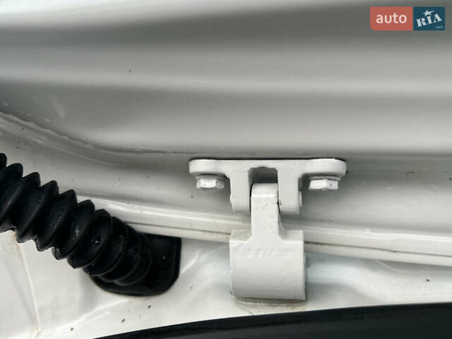 Зеленый Шкода Фабия, объемом двигателя 1.4 л и пробегом 144 тыс. км за 9200 $, фото 88 на Automoto.ua