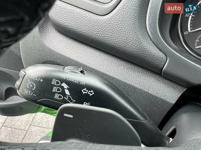 Зеленый Шкода Фабия, объемом двигателя 1.4 л и пробегом 144 тыс. км за 9200 $, фото 44 на Automoto.ua