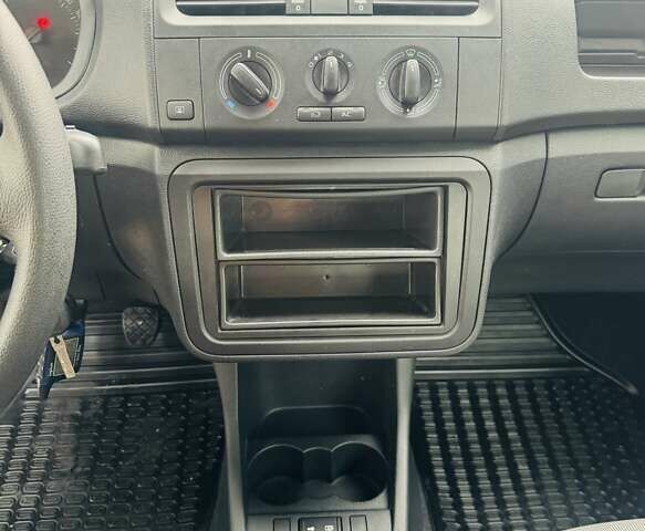 Зеленый Шкода Фабия, объемом двигателя 1.2 л и пробегом 67 тыс. км за 5300 $, фото 12 на Automoto.ua