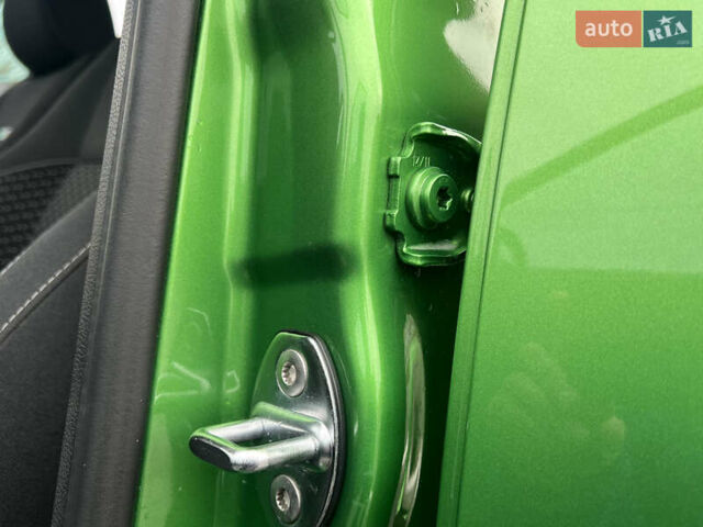 Зеленый Шкода Фабия, объемом двигателя 1.4 л и пробегом 144 тыс. км за 9200 $, фото 96 на Automoto.ua