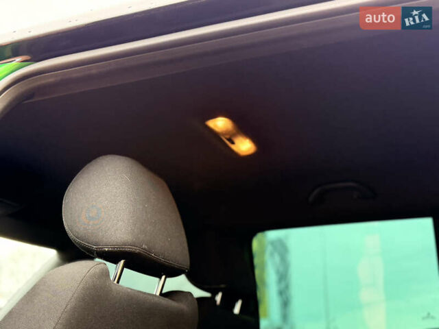 Зелений Шкода Фабія, об'ємом двигуна 1.4 л та пробігом 194 тис. км за 9800 $, фото 26 на Automoto.ua