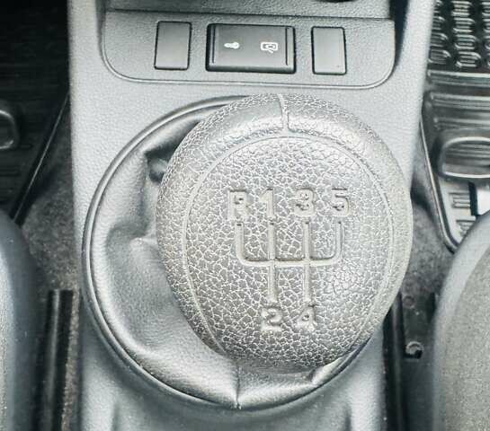 Зеленый Шкода Фабия, объемом двигателя 1.2 л и пробегом 67 тыс. км за 5300 $, фото 14 на Automoto.ua