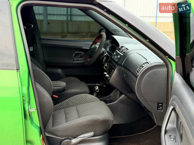 Зелений Шкода Фабія, об'ємом двигуна 1.4 л та пробігом 194 тис. км за 9800 $, фото 34 на Automoto.ua