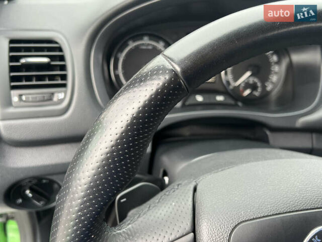 Зеленый Шкода Фабия, объемом двигателя 1.4 л и пробегом 144 тыс. км за 9200 $, фото 42 на Automoto.ua