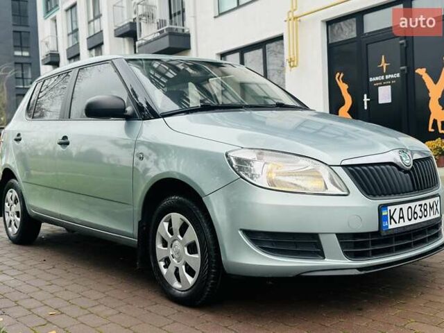 Зеленый Шкода Фабия, объемом двигателя 1.2 л и пробегом 67 тыс. км за 5300 $, фото 1 на Automoto.ua