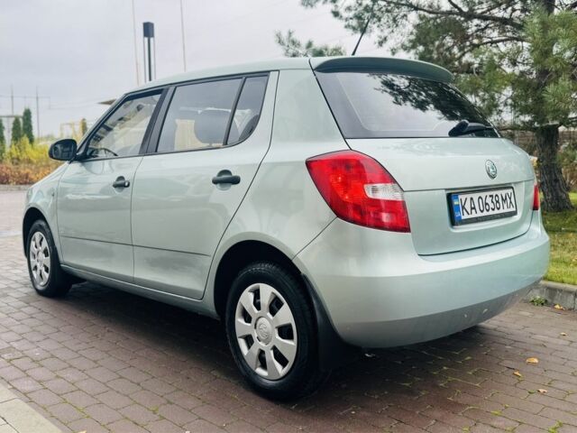Зеленый Шкода Фабия, объемом двигателя 1.2 л и пробегом 67 тыс. км за 5300 $, фото 3 на Automoto.ua
