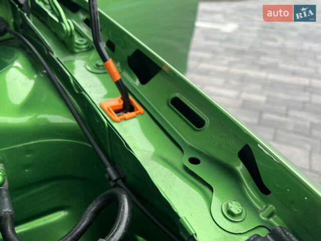 Зеленый Шкода Фабия, объемом двигателя 1.4 л и пробегом 144 тыс. км за 9200 $, фото 108 на Automoto.ua