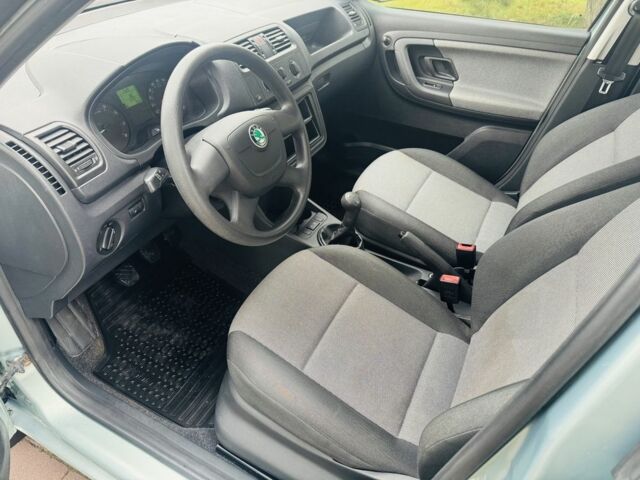 Зеленый Шкода Фабия, объемом двигателя 1.2 л и пробегом 67 тыс. км за 5300 $, фото 7 на Automoto.ua