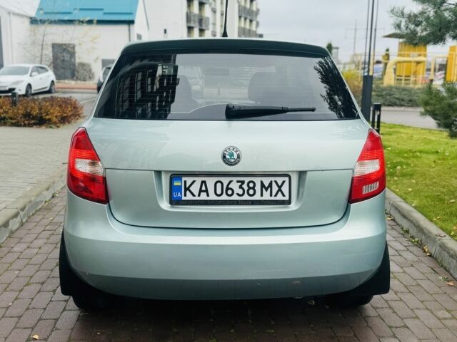 Зеленый Шкода Фабия, объемом двигателя 1.2 л и пробегом 67 тыс. км за 5300 $, фото 4 на Automoto.ua