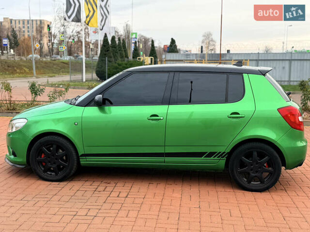 Зелений Шкода Фабія, об'ємом двигуна 1.4 л та пробігом 194 тис. км за 9800 $, фото 18 на Automoto.ua