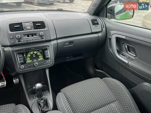 Зелений Шкода Фабія, об'ємом двигуна 1.4 л та пробігом 144 тис. км за 8950 $, фото 120 на Automoto.ua