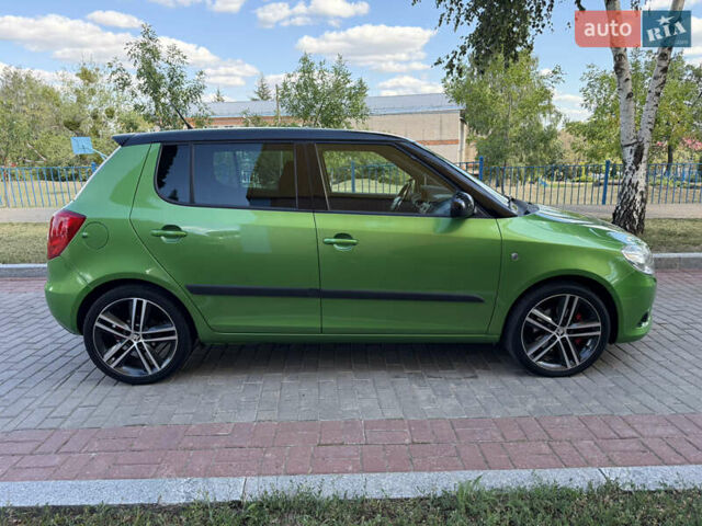 Зеленый Шкода Фабия, объемом двигателя 1.4 л и пробегом 194 тыс. км за 8999 $, фото 4 на Automoto.ua
