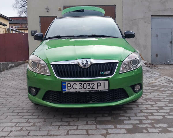 Зеленый Шкода Фабия, объемом двигателя 1.4 л и пробегом 230 тыс. км за 7900 $, фото 1 на Automoto.ua