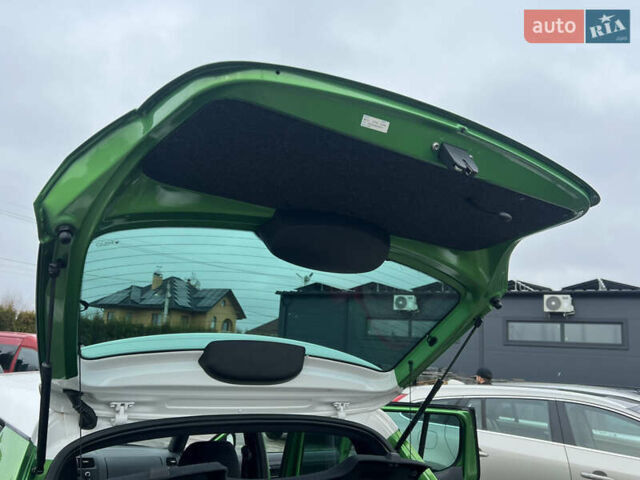 Зеленый Шкода Фабия, объемом двигателя 1.4 л и пробегом 144 тыс. км за 9200 $, фото 77 на Automoto.ua