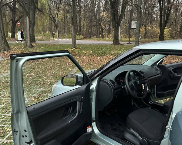 Зелений Шкода Фабія, об'ємом двигуна 1.4 л та пробігом 186 тис. км за 5500 $, фото 19 на Automoto.ua