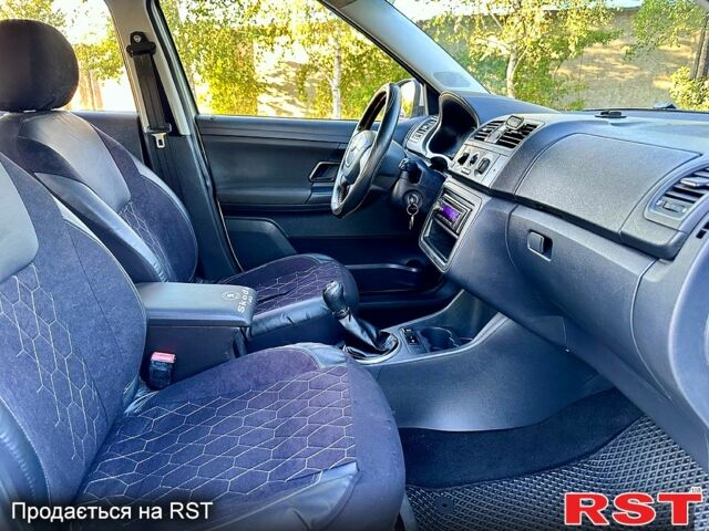 Зеленый Шкода Фабия, объемом двигателя 1.4 л и пробегом 176 тыс. км за 4999 $, фото 9 на Automoto.ua