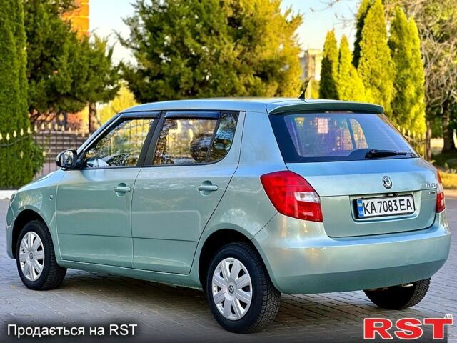 Зеленый Шкода Фабия, объемом двигателя 1.4 л и пробегом 176 тыс. км за 4999 $, фото 5 на Automoto.ua