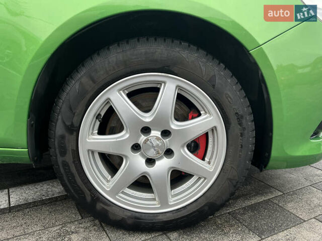 Зеленый Шкода Фабия, объемом двигателя 1.4 л и пробегом 144 тыс. км за 9200 $, фото 123 на Automoto.ua