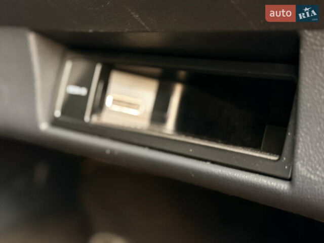 Зелений Шкода Фабія, об'ємом двигуна 1.4 л та пробігом 194 тис. км за 9800 $, фото 37 на Automoto.ua