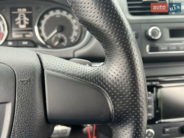 Зеленый Шкода Фабия, объемом двигателя 1.4 л и пробегом 144 тыс. км за 9200 $, фото 40 на Automoto.ua