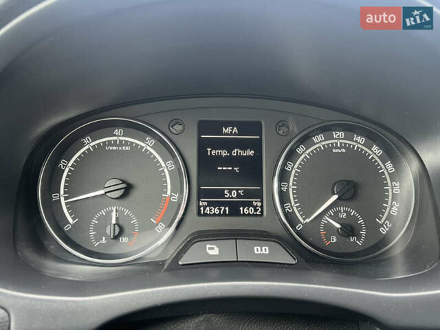 Зеленый Шкода Фабия, объемом двигателя 1.4 л и пробегом 144 тыс. км за 9200 $, фото 117 на Automoto.ua