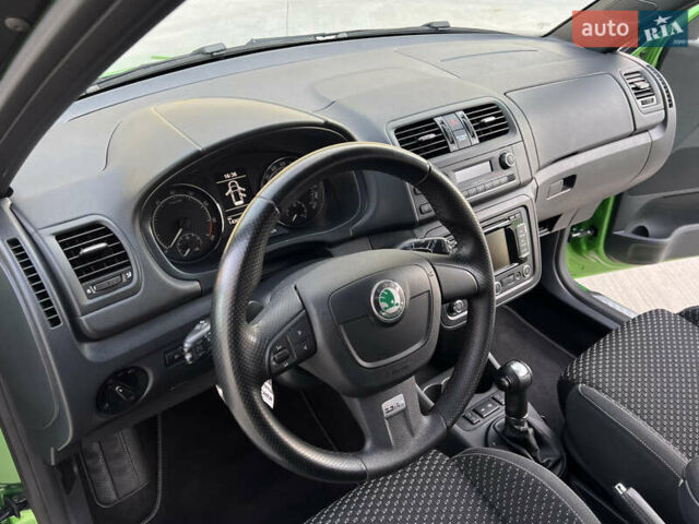 Зелений Шкода Фабія, об'ємом двигуна 1.4 л та пробігом 144 тис. км за 9650 $, фото 52 на Automoto.ua