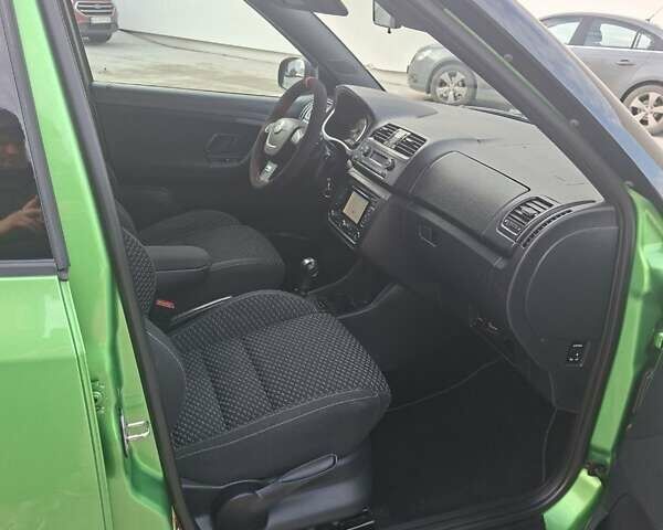 Зеленый Шкода Фабия, объемом двигателя 1.4 л и пробегом 194 тыс. км за 8900 $, фото 19 на Automoto.ua